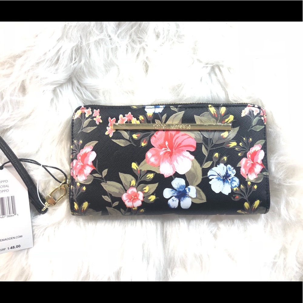 NWT. STEVE MADDEN. FLORAL WRISTLET. ❤️❤️❤️